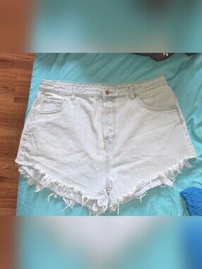 wild fable Light Wash Frayed Hem High-Rise Denim Shorts